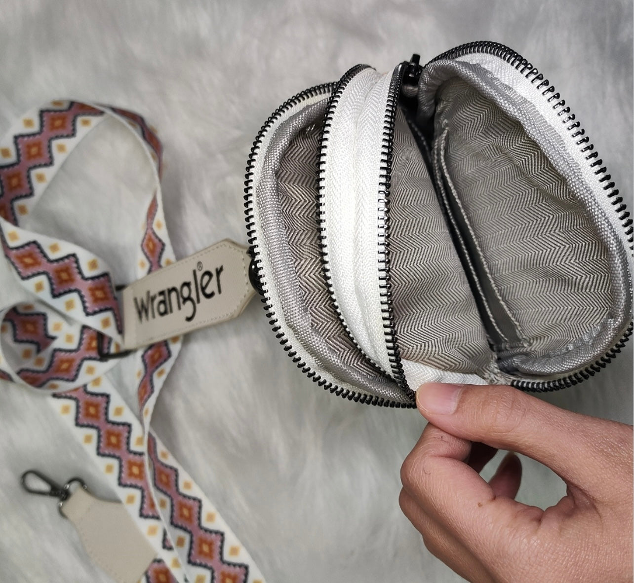 Wrangler sling bag