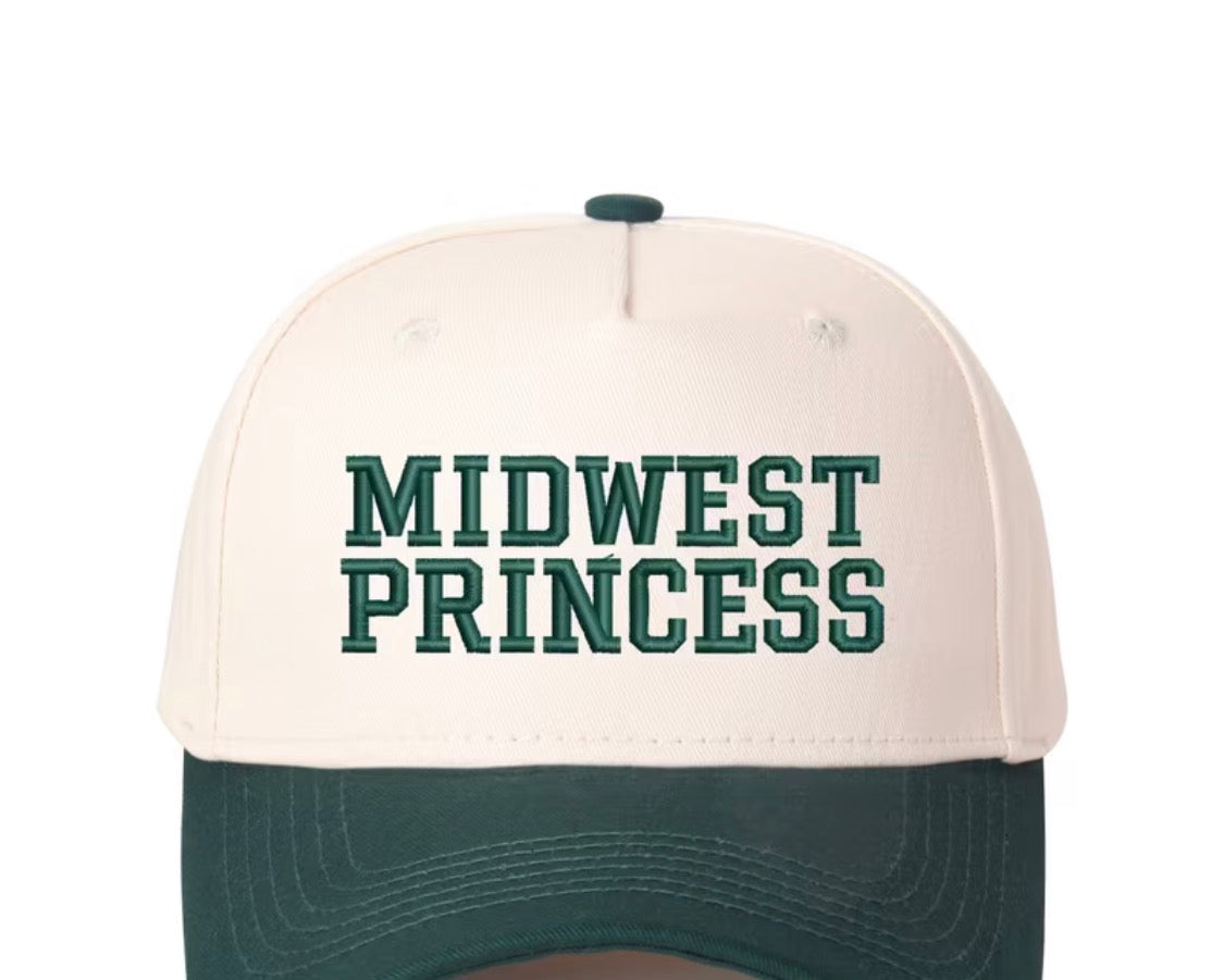 Midwest Princess 👑
Small-town roots. Big-time style.