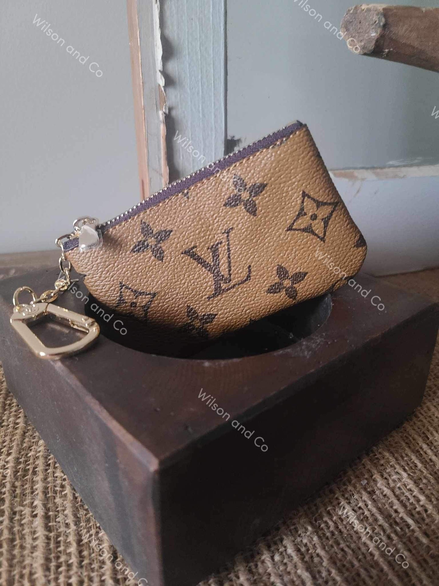 Inspired coin wallet