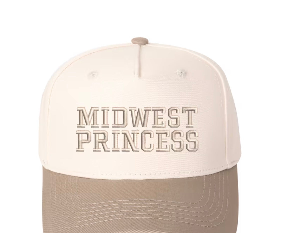 Midwest Princess 👑
Small-town roots. Big-time style.